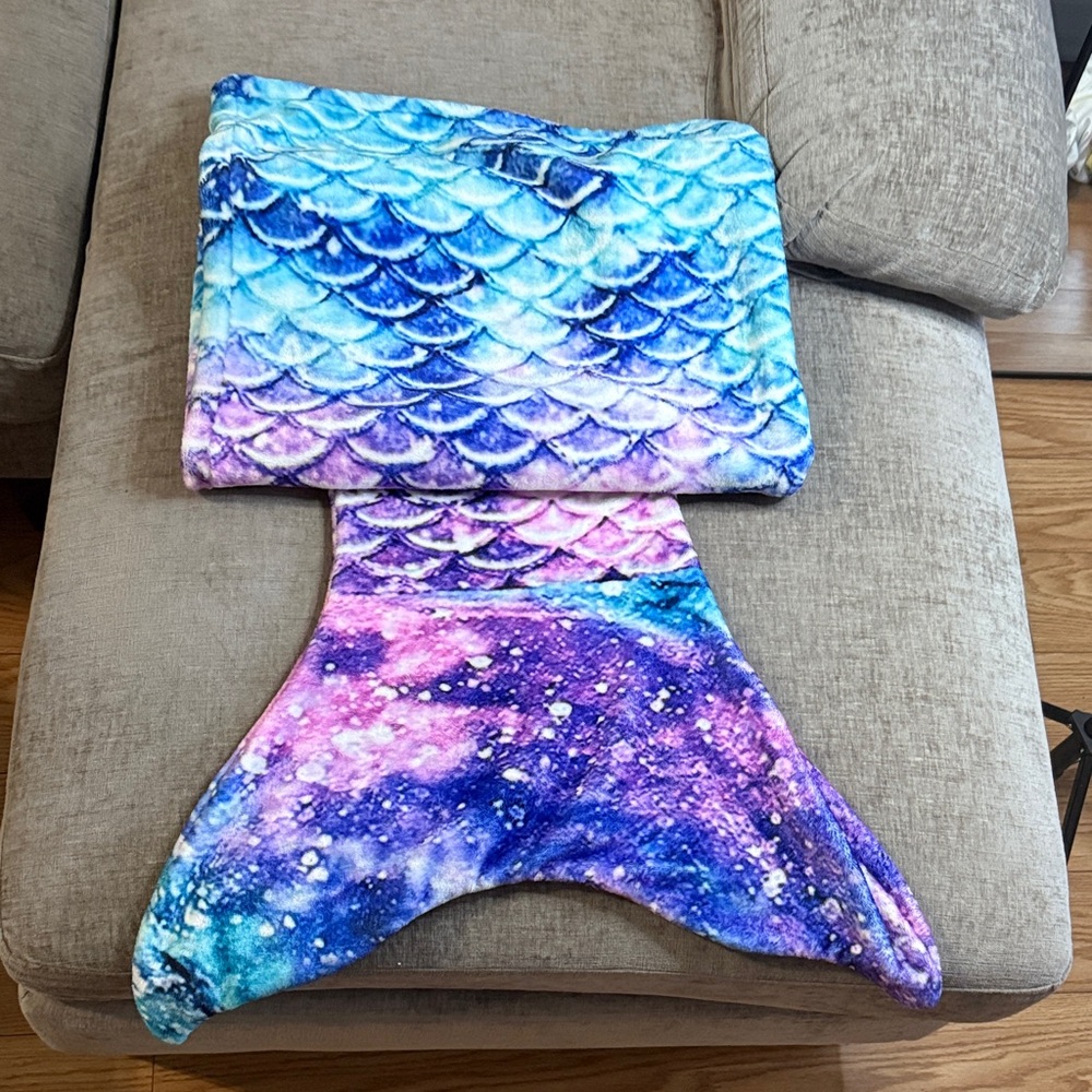 T.J.Maxx Blue and Purple Mermaid Tail Blanket